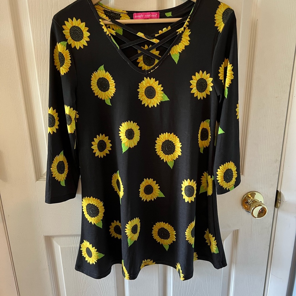 Simply Southern Black and Yellow 3/4 Sleeve Tunic